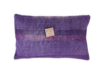 Sari pillowcase 30x50 in purple and purple-purple shades with discreet woven/grid pattern and red contrasting edge - unique Indian bohemian sari pillow in a vintage look