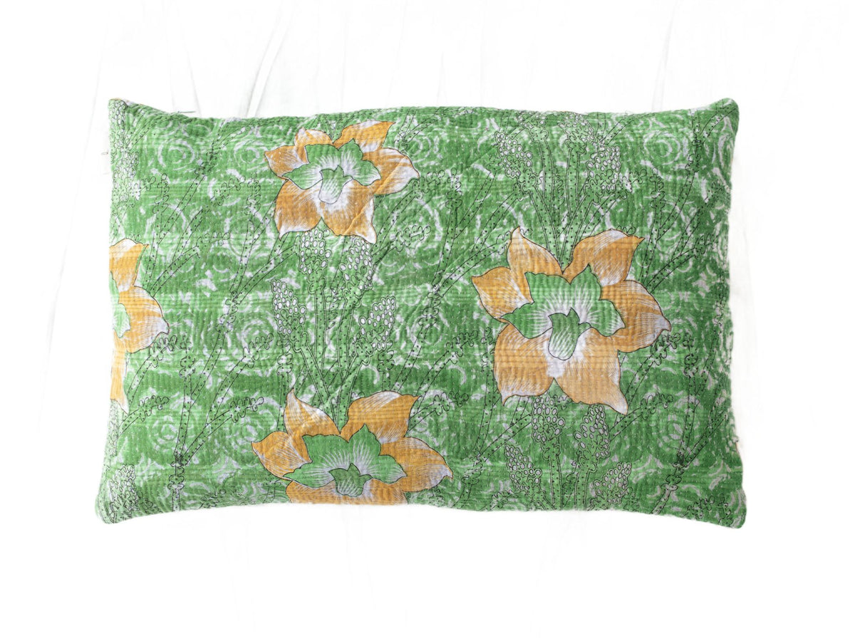 Sari pillowcase 60x40 with unique vintage bohemian pattern in dark blue/black, red and beige paisley and flowers (Indian sari pillow/sari pillows)