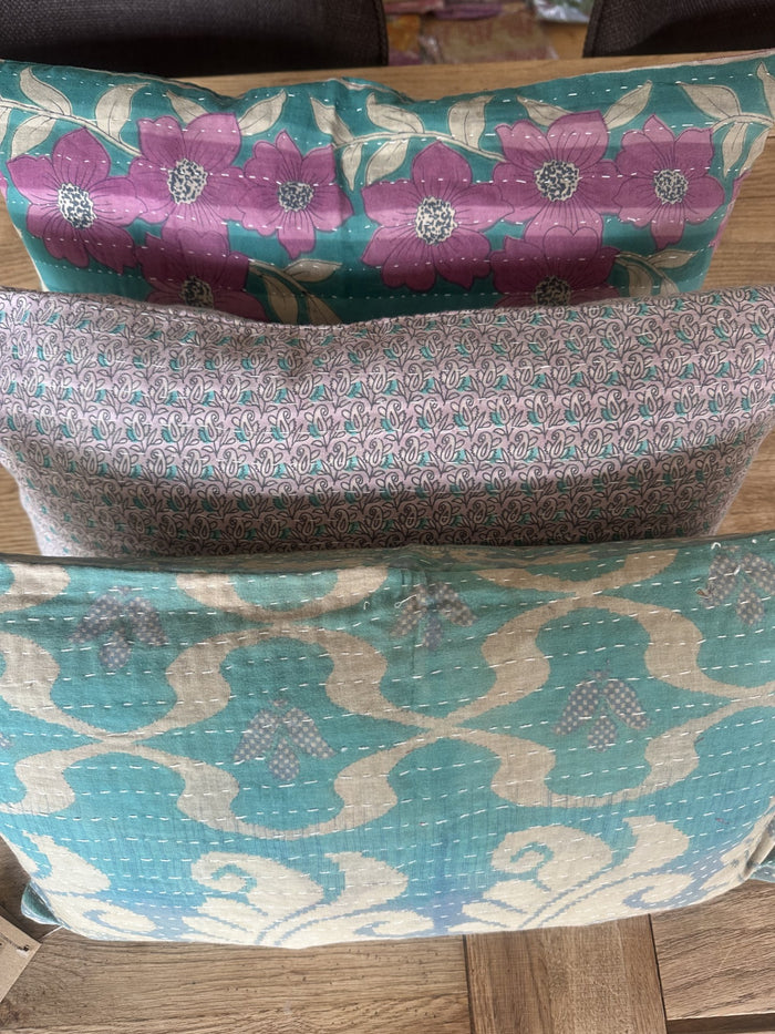 Kantha Trio 08 – 3 Sari pudebetræk 30×50 – Quote Copenhagen