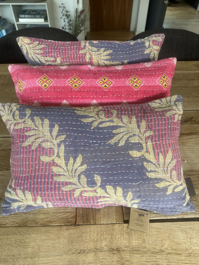 Kantha Trio 12 – 3 Sari pudebetræk 30×50 – Quote Copenhagen