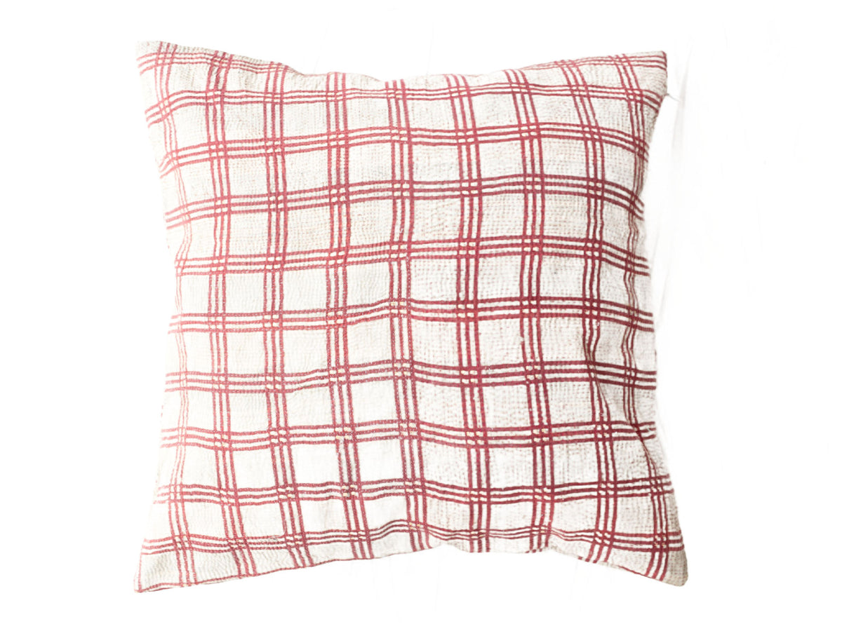 Sari pillowcase 50x50 with white base and red checkered patterns in vintage/Indian style - sari pillow, bohemian and unique Indian pillowcase